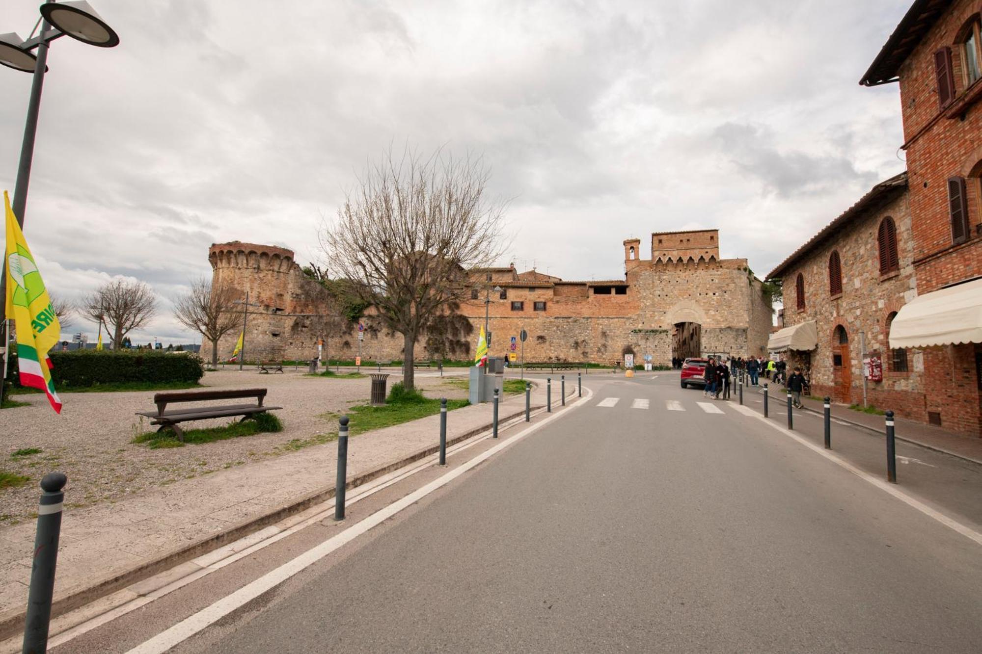 Bellavista Free Parking City Center San Gimignano Kültér fotó